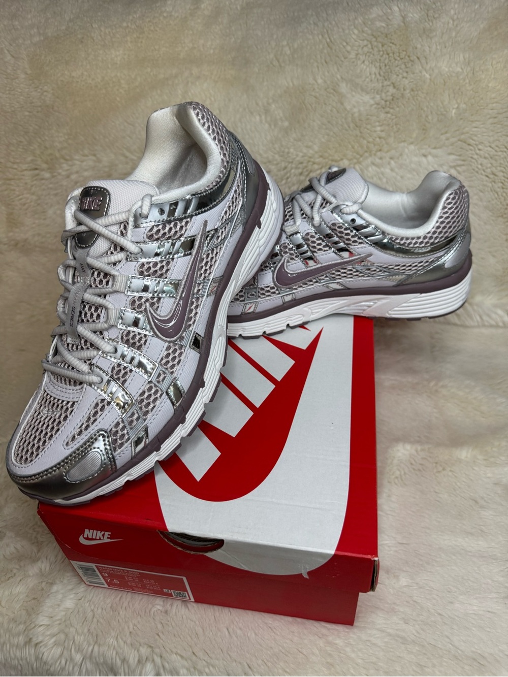 New in Box 🔬Women’s Nike P-6000